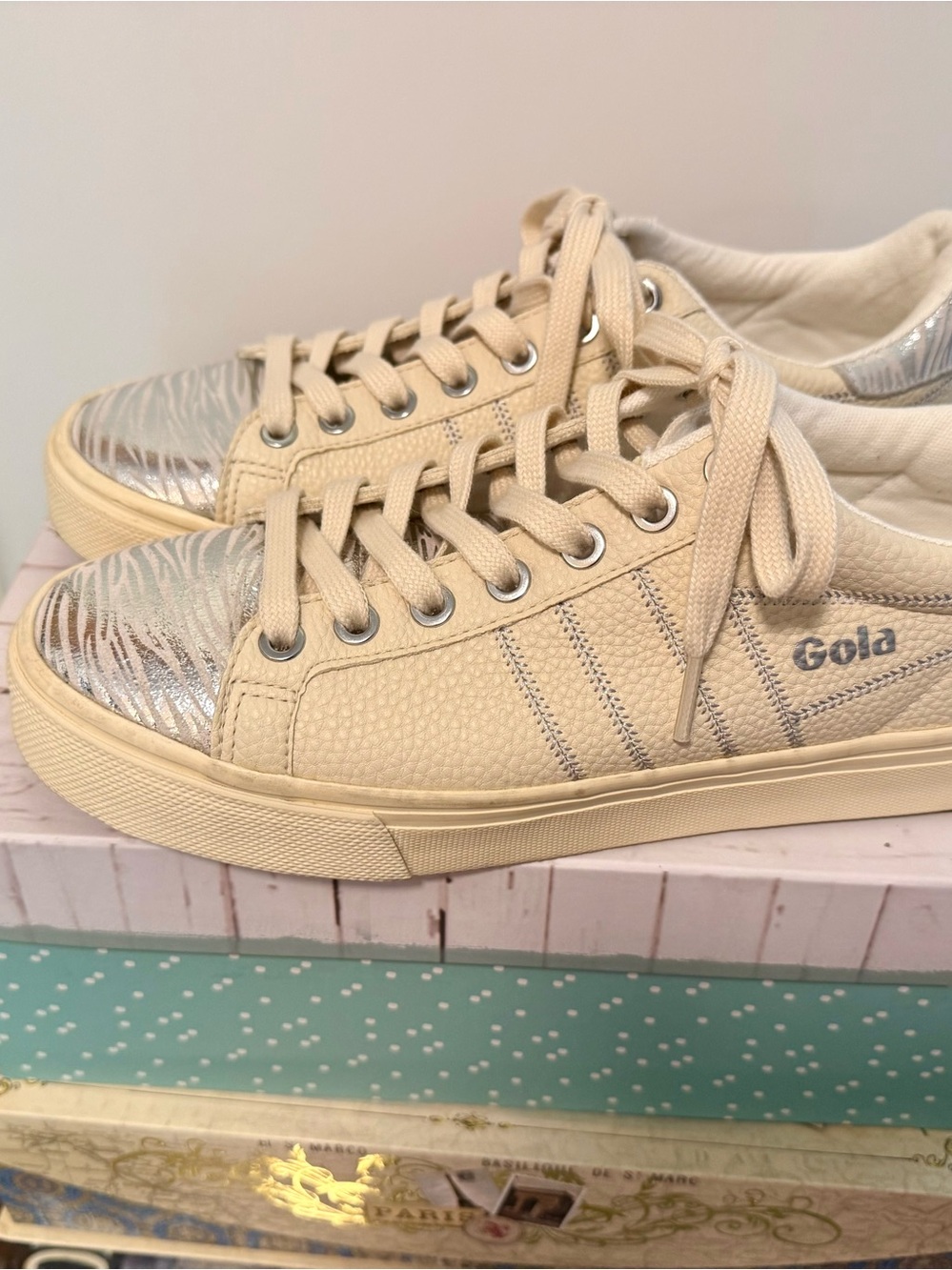 Gola cream Sneakers with Metallic Silver Toe